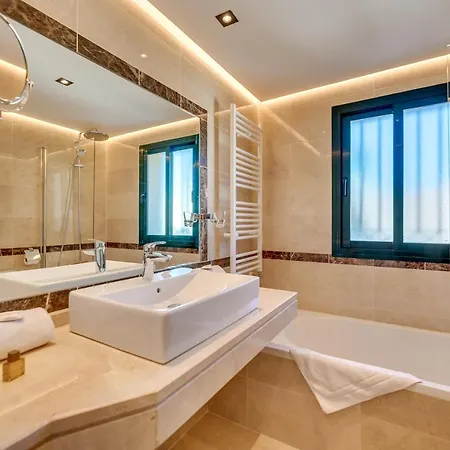 Vacation I El Palmeral, Location, Ground Floor Apt, Newly Furnished *